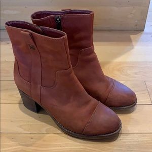 Sperry Helena Boots with Heel Size 7